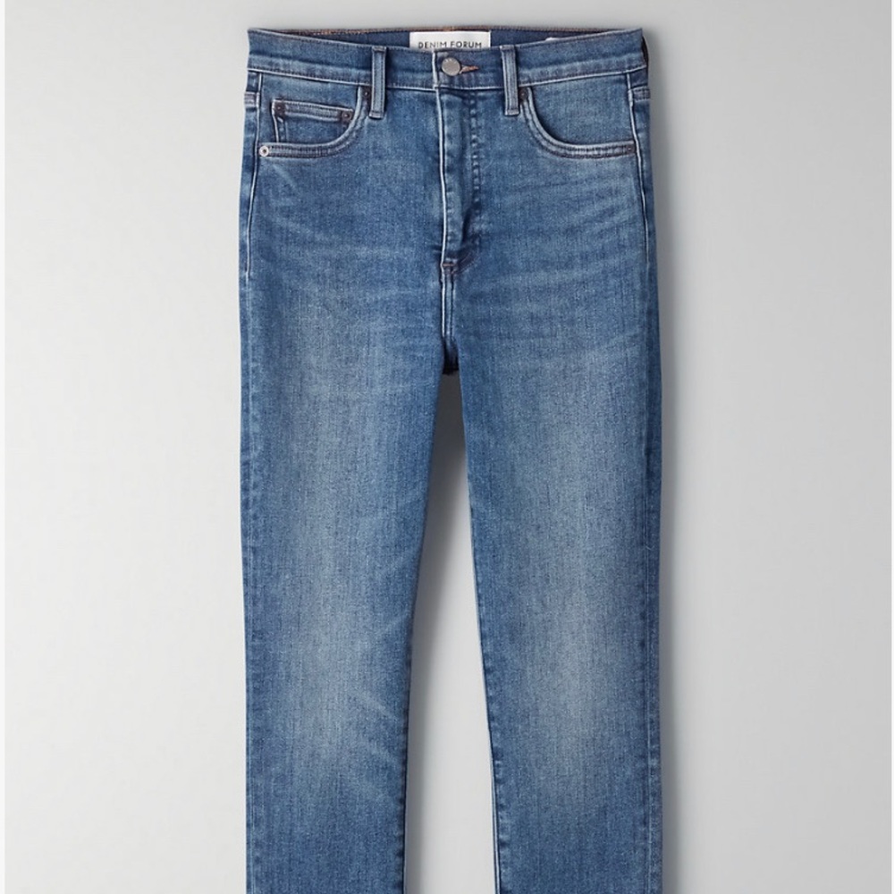 Aritzia Denim Forum Lola Skinny Crop Jean size 29